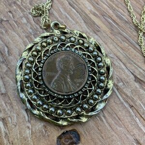 Coin Penny 1974 Vintage Rope Design Medallion Gold Tone Pendant